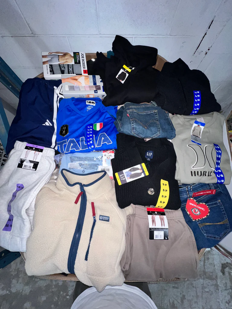 Brand Name Clothing #28 – 300pcs — image 2