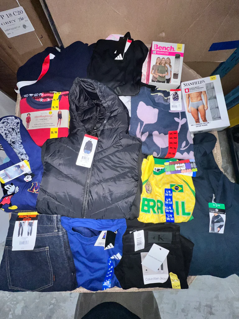 Brand Name Clothing #8 – 250pcs — image 2