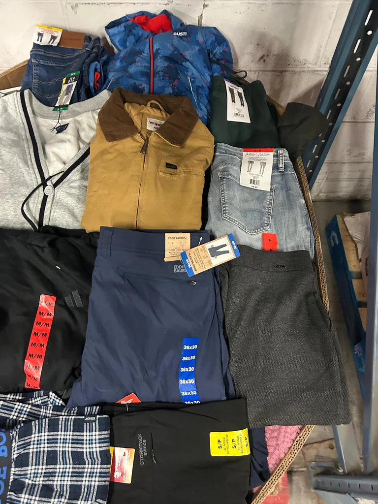 CW Clothing #14 — image 4