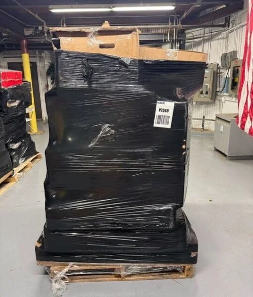 PALLET FROM NEG – Salvage – Monitors – ITEMS: 24 – LOT 32492