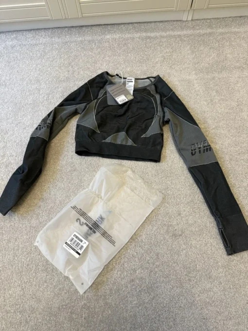 gymshark fitness clothing — image 3