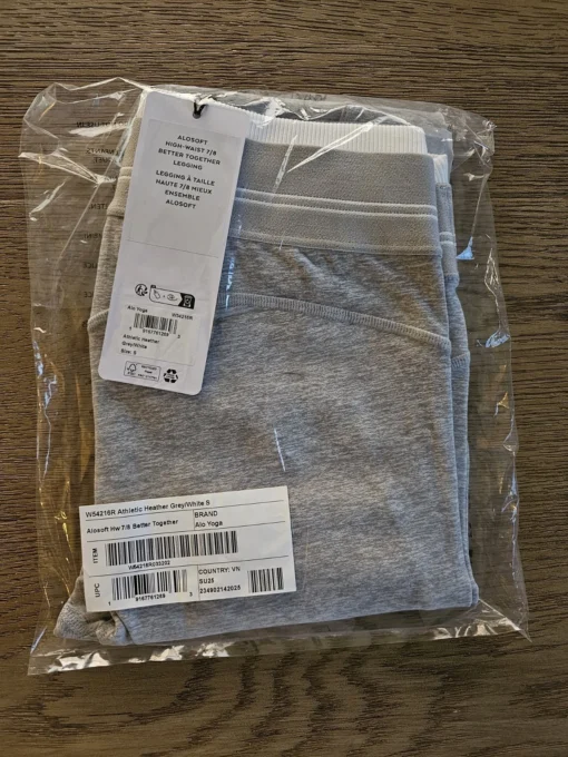 buy Alo Yoga liquidation pallets wholesale — image 7