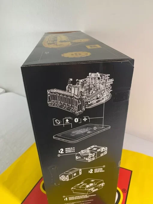 LEGO TECHNIC: App-Controlled Cat D11 Bulldozer (42131) — image 3