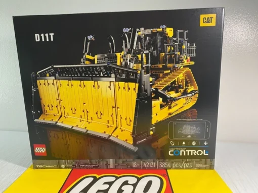 LEGO TECHNIC: App-Controlled Cat D11 Bulldozer (42131) — image 7