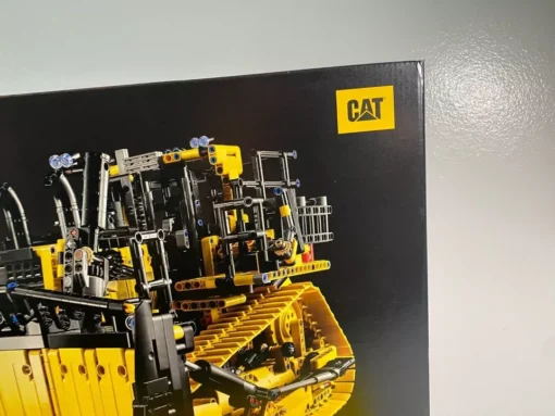 LEGO TECHNIC: App-Controlled Cat D11 Bulldozer (42131) — image 11